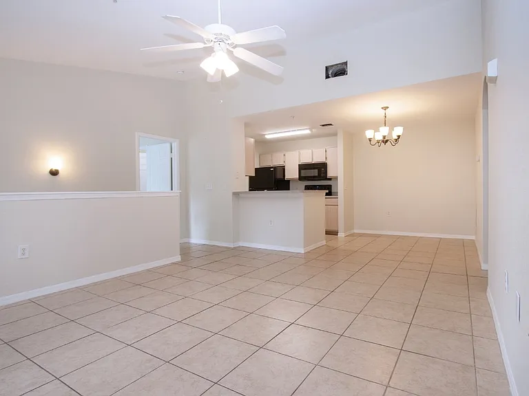 7405 Vista Way #203 — Photo 9