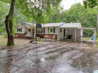 1617 Vest St SW, Hartselle, AL 35640