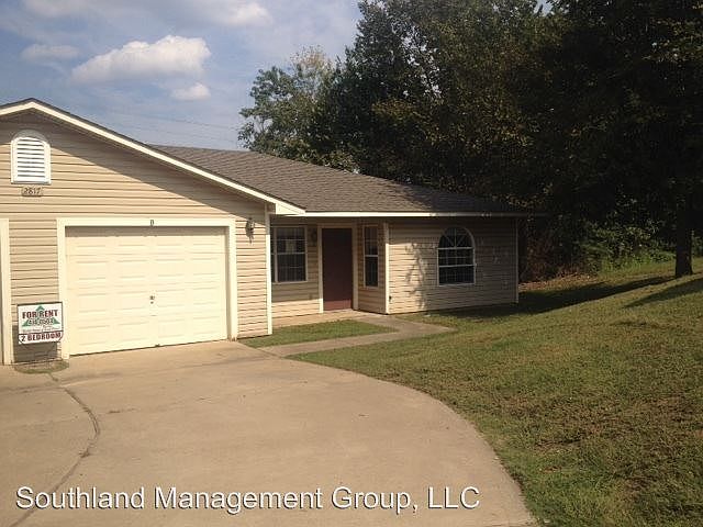 1st image of 2817 Laura Ln #B