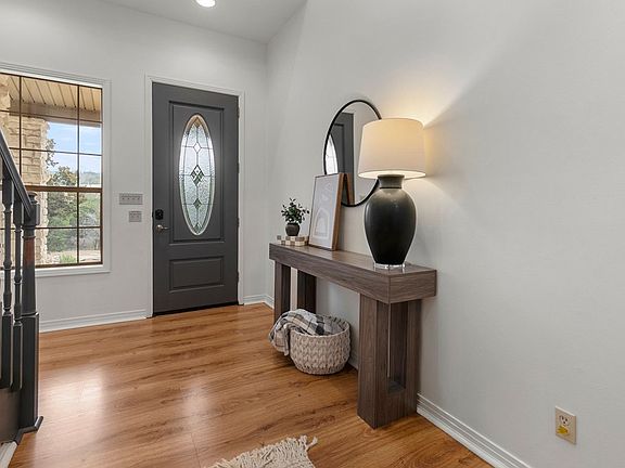 4th image of 737 Saddlewood Blvd