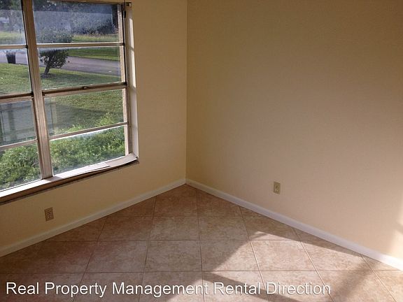 5th image of 1 Parkwood Villas Ct