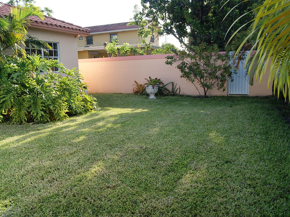 YARD SIDE