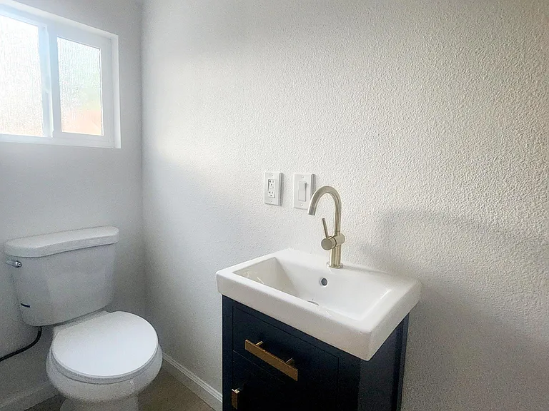 206 E Valencia Dr #B — Photo 7