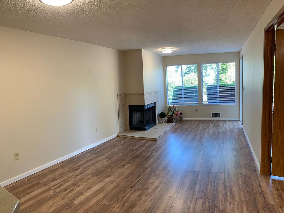 1st image of 8325 128th Ave NE APT 204