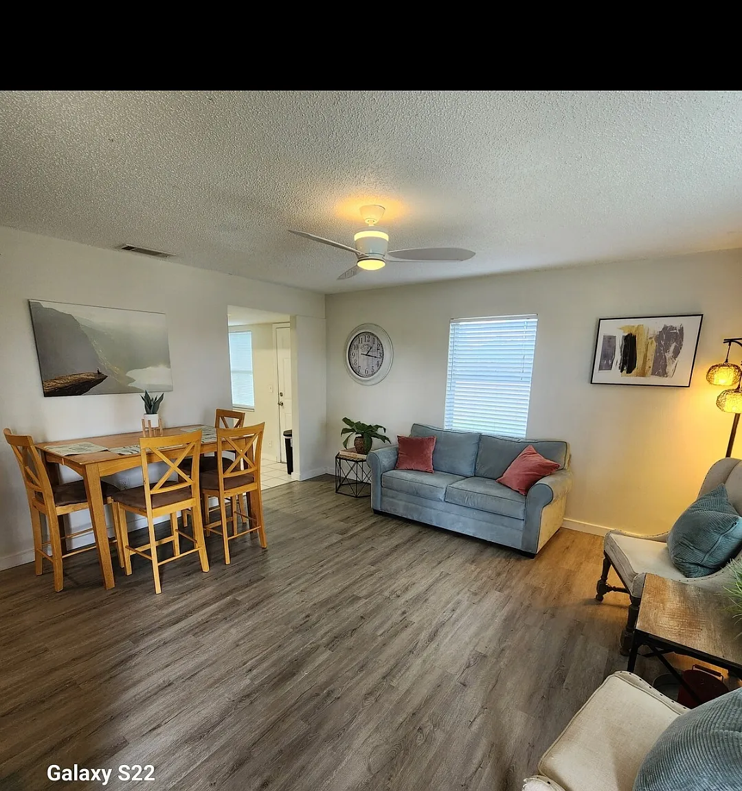 2 bed, 850 sqft, $1,900 — Photo 2