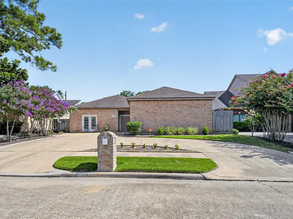 10310 Chevy Chase Dr, Houston, TX 77042