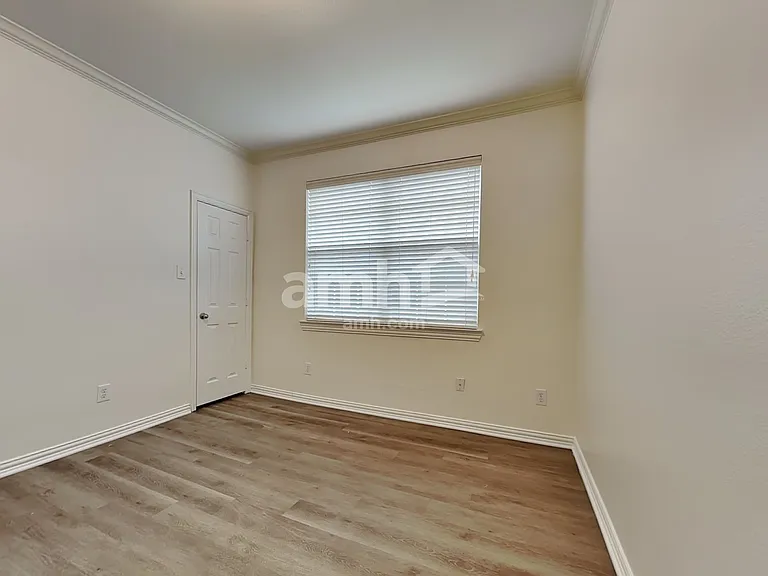 8001 Amesbury Ln — Photo 18