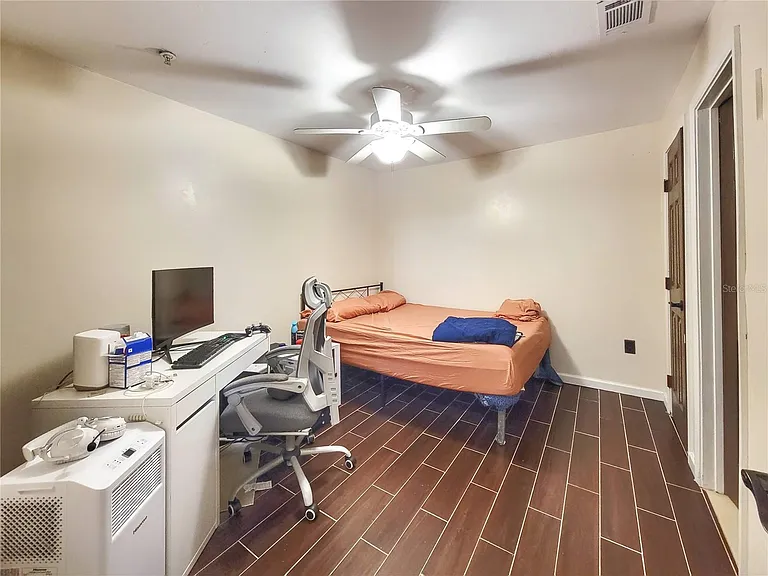 4000 SW 23rd St #4-308 — Photo 4