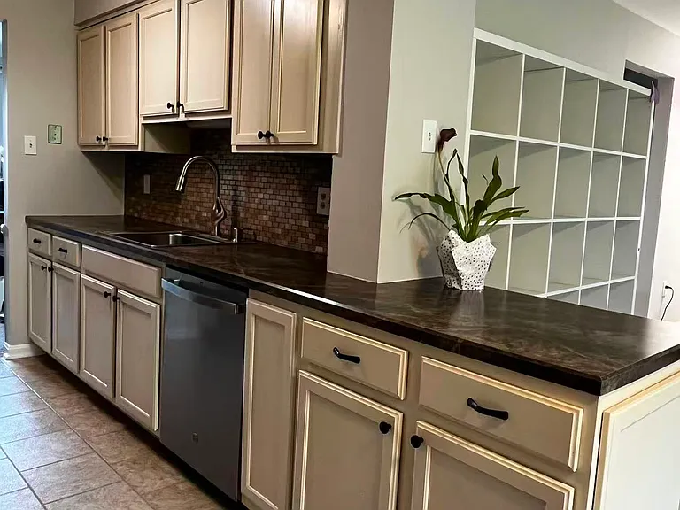 2788 Bingham Dr — Photo 15