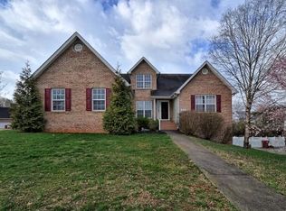 22 Windrow Ct, Johnson City, TN 37615