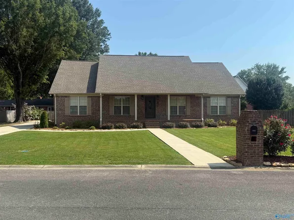 102 Turnberry Ln, Rainbow City, AL 35906