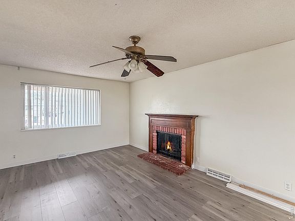3rd image of 240 Villa Vista St