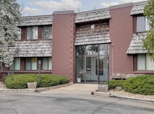 7106 Fortune Dr APT 24, Middleton, WI