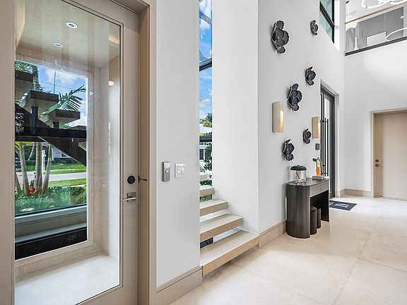 5th image of 299 NE 7th Street