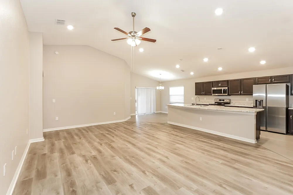 4 bed, 2.0 bath, 1819 sqft, $2,275 — Photo 3