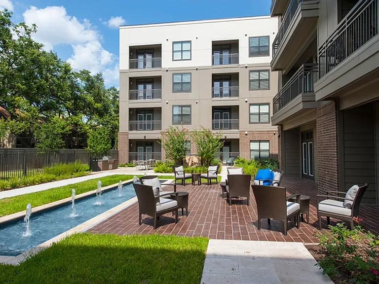 Pearl Woodlake — Photo 18