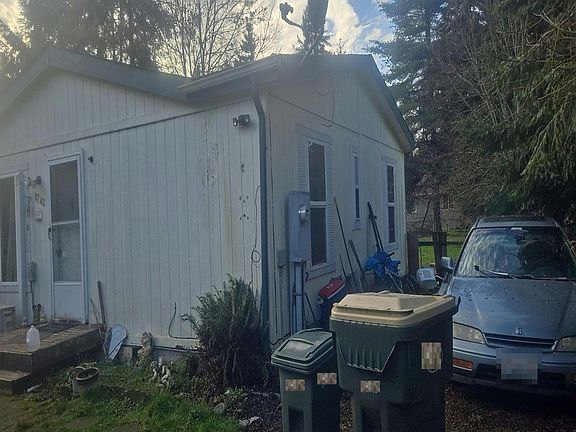2nd image of 8742 Whitewood Loop SE