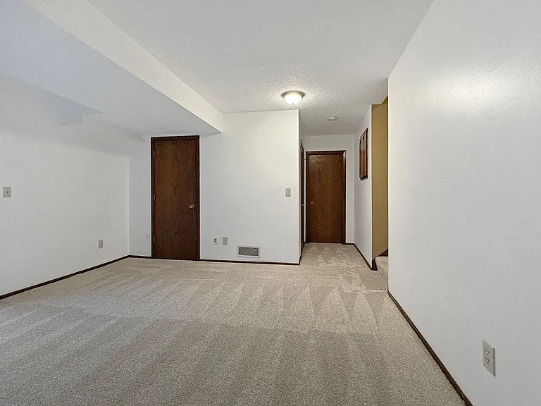 7680 Silver Lake Rd #7680 — Photo 20