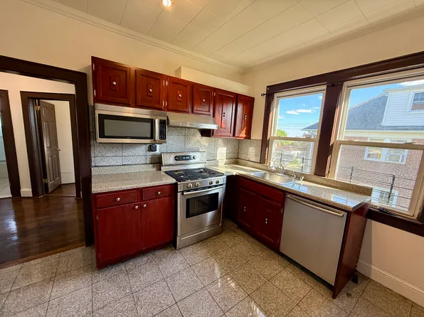 86 Edgewood Ave APT 2E, Yonkers, NY 10704