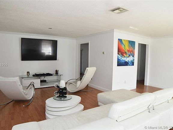 3rd image of 8875 NW 27th St