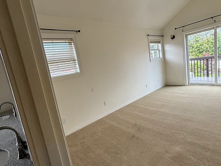 14135 SE Ridgecrest Rd — Photo 3
