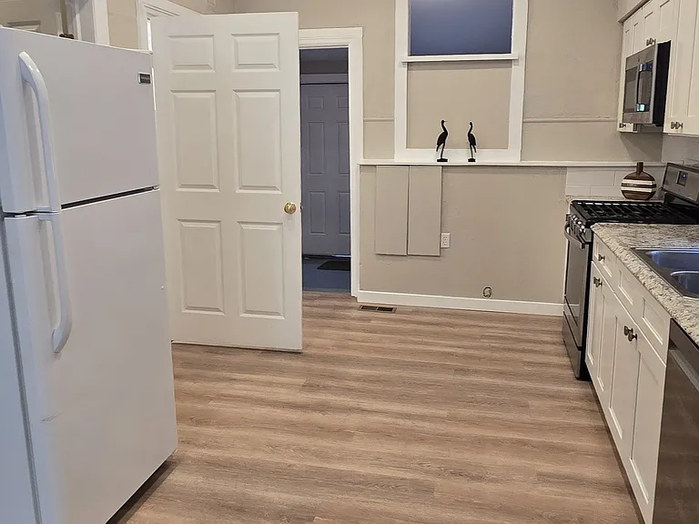 3734 N Franklin St — Photo 9