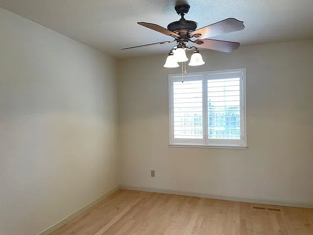 4 bed, 2110 sqft, $4,795 — Photo 4