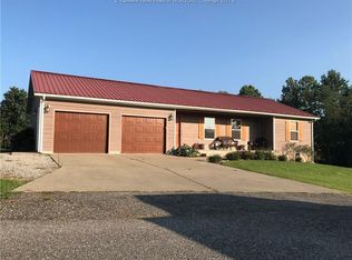 2465 Maple St, Hurricane, WV 25526