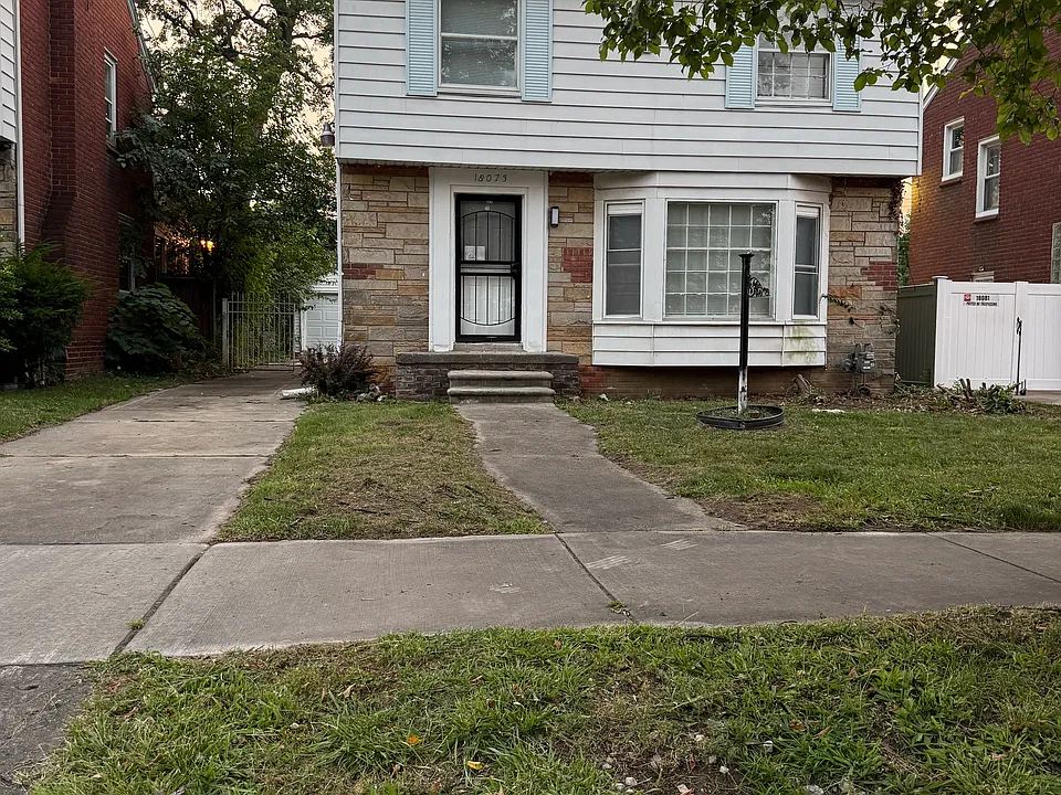 18073 Sorrento St