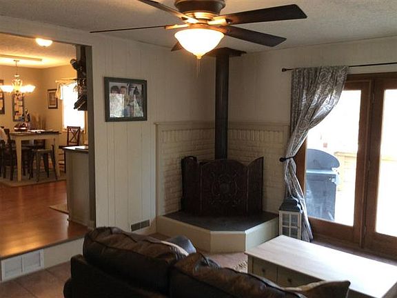 4th image of 15 Timberlane Dr