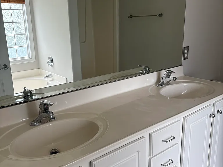 121 Mulberry Cir — Photo 17