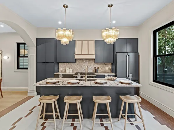 83 Liberty Place image 5 of 39