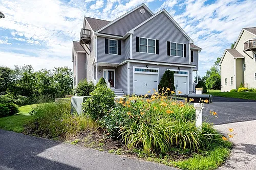 25 Village Dr Photo 1