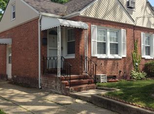 27 Washington Ave, Valley Stream, NY 11580