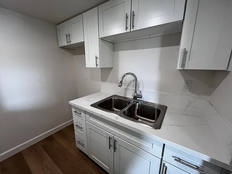 1300 Edgewood Way — Photo 12