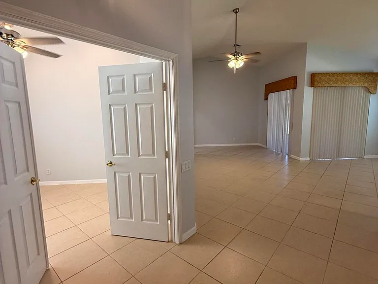 633 NW Whitfield Way — Photo 7