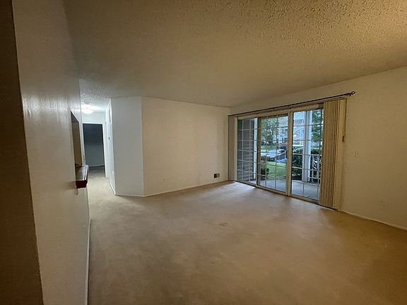 2nd image of 1138 Sycamore Ln