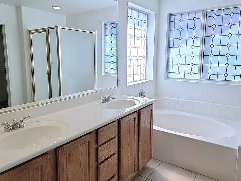 1022 Lone Pine River Ave — Photo 8