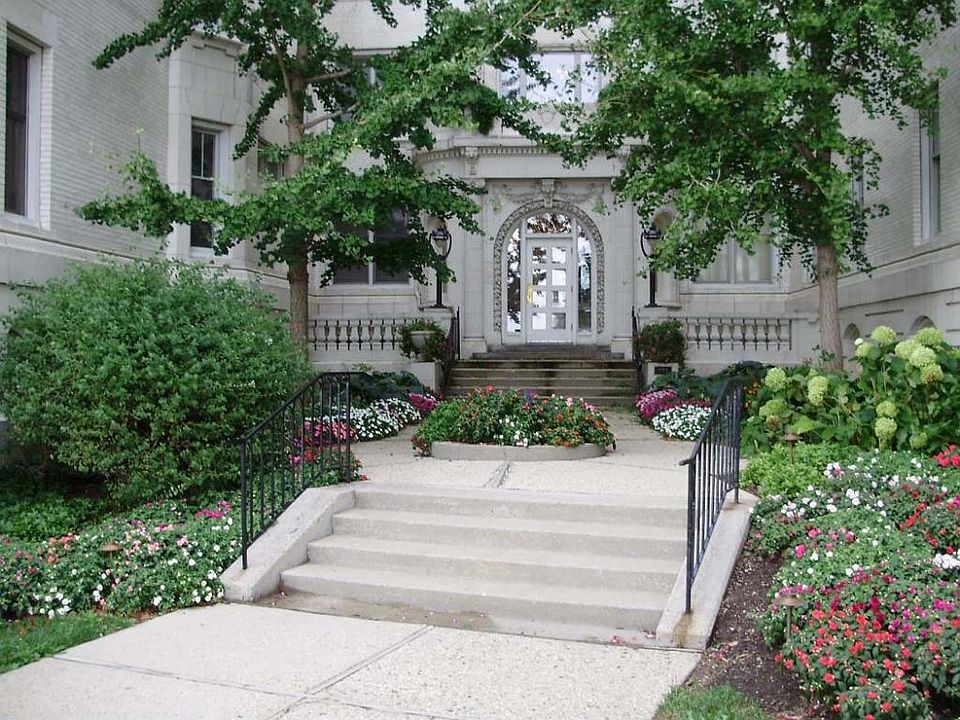 1st image of 777 N Prospect Ave Unit 602