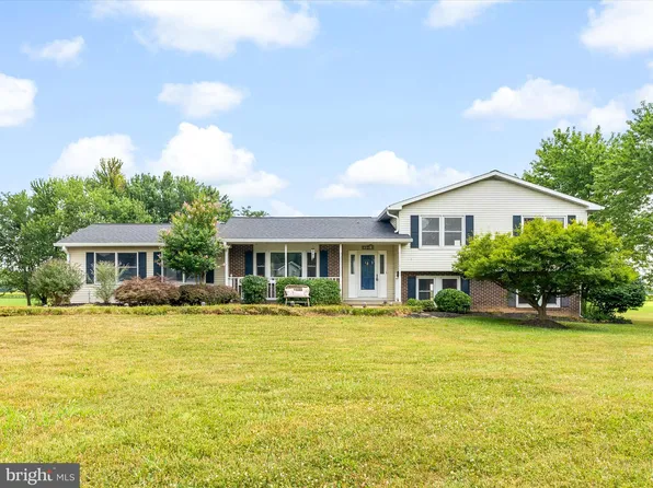 8412 Lassie Ct E, Walkersville, MD 21793