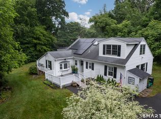 86 Davis Dr, Guilford, CT 06437