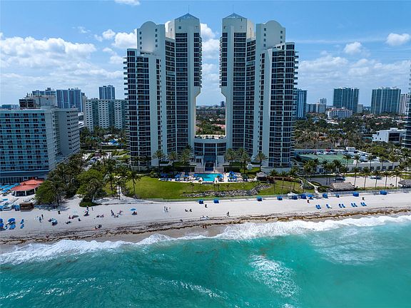 2nd image of 19333 Collins Avenue #1406