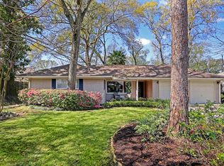 8949 Croes Dr, Houston, TX 77055