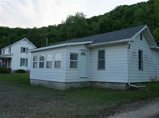 1012 N Park St, Hardin, IL 62047