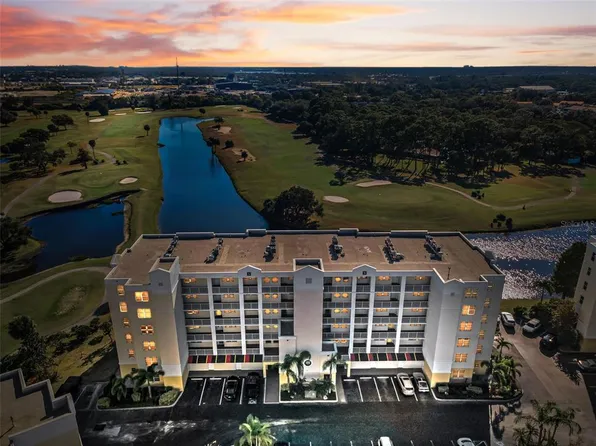 1200 Country Club Dr APT 2205, Largo, FL 33771