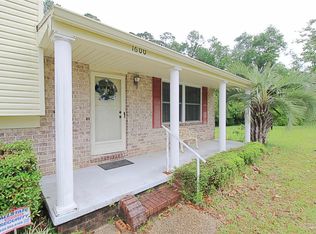 1600 Amanda Ln, Cantonment, FL 32533