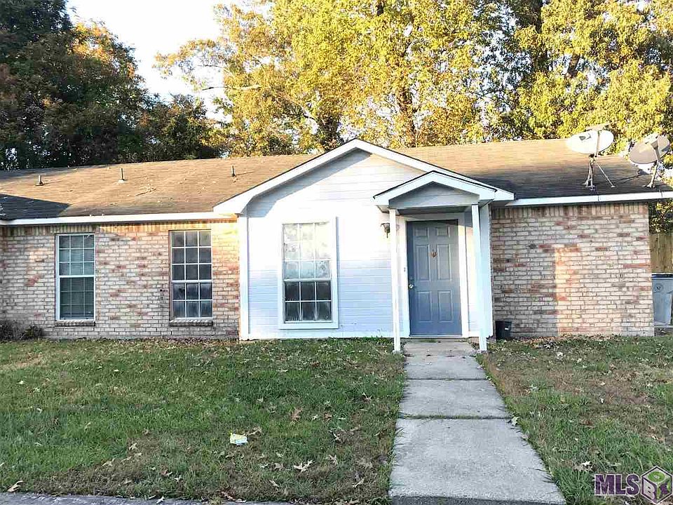 1st image of 1121 Barrington Dr