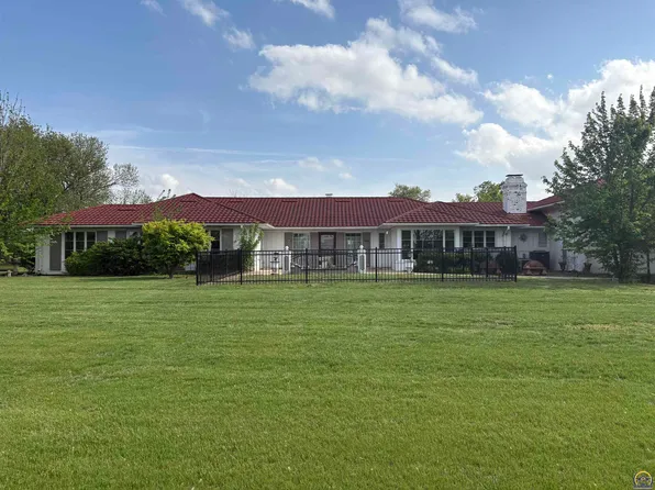 1200 SW 29th St, Topeka, KS 66611