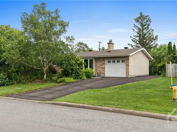 12 Oakwood Ave, Ottawa, ON K2E 6A5