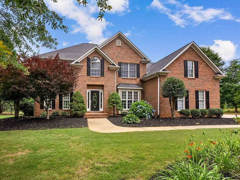 1st image of 128 Lake Park Dr